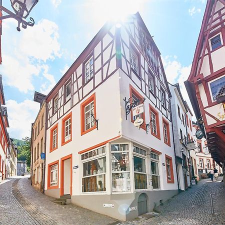 Fachwerkperle Am Historischen Marktplatz Bernkastel-Kues Esterno foto
